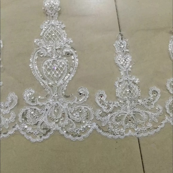 New Beautiful cathedral veil /lace crystal beads - Picture 2 of 6